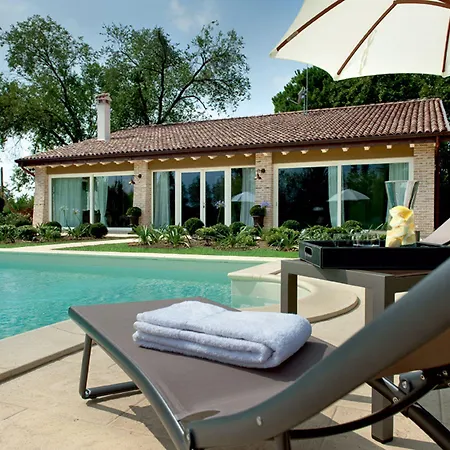 A Casa Di Delia Charming House Сант-Элена-ди-Силея