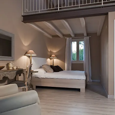 A Casa Di Delia Charming House Bed & Breakfast 3*